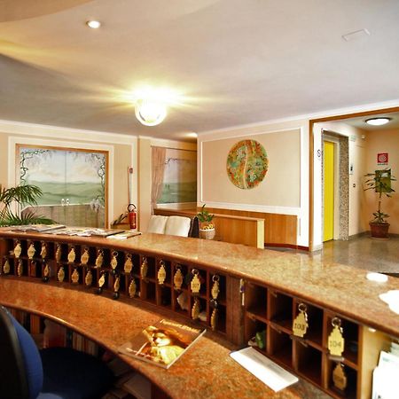Hotel Cristal باري المظهر الخارجي الصورة