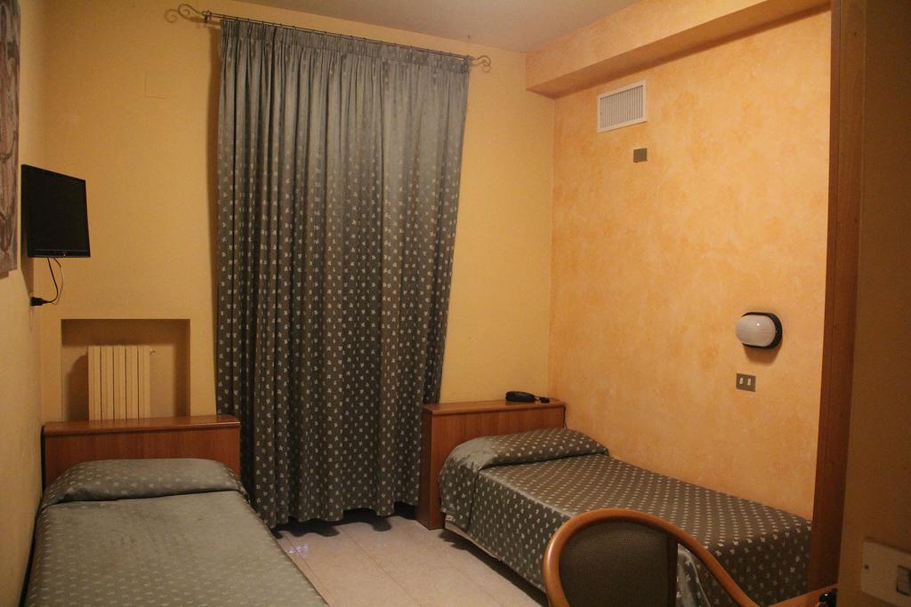 Hotel Cristal باري المظهر الخارجي الصورة